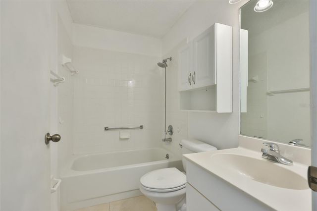 1001 OTTER MILL WAY, Sun City Center, FL 33573