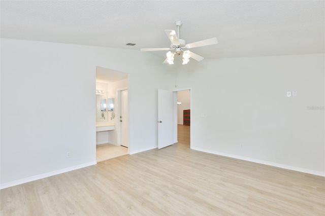 1001 OTTER MILL WAY, Sun City Center, FL 33573
