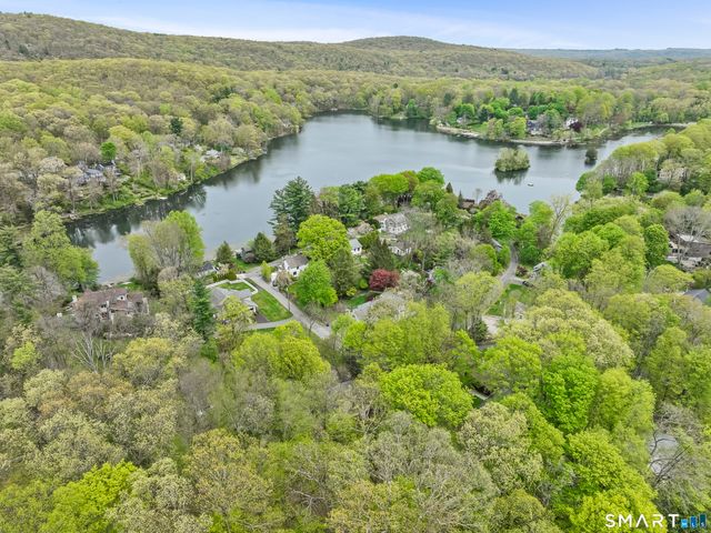 318 Mountain Road, Ridgefield, CT 06877