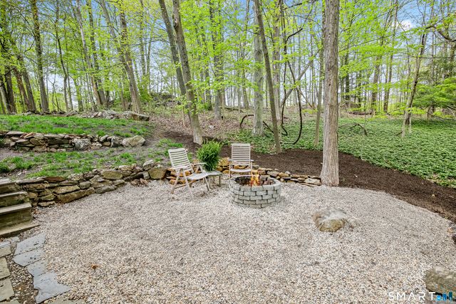318 Mountain Road, Ridgefield, CT 06877