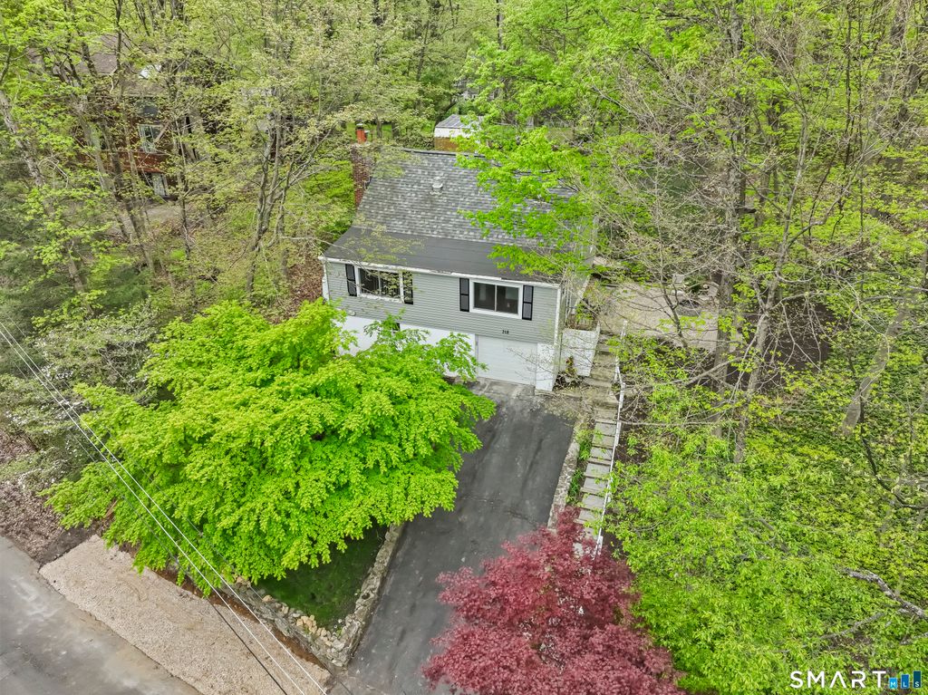 318 Mountain Road, Ridgefield, CT 06877
