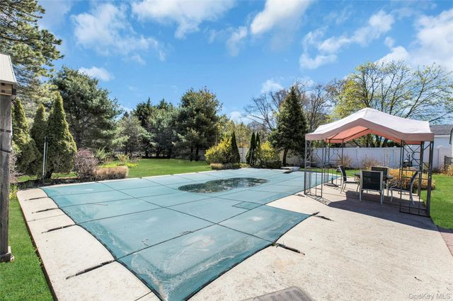 183 Division Avenue, Blue Point, NY 11715