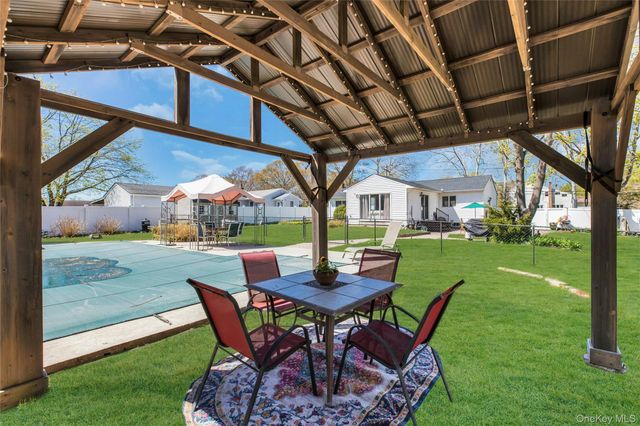 183 Division Avenue, Blue Point, NY 11715