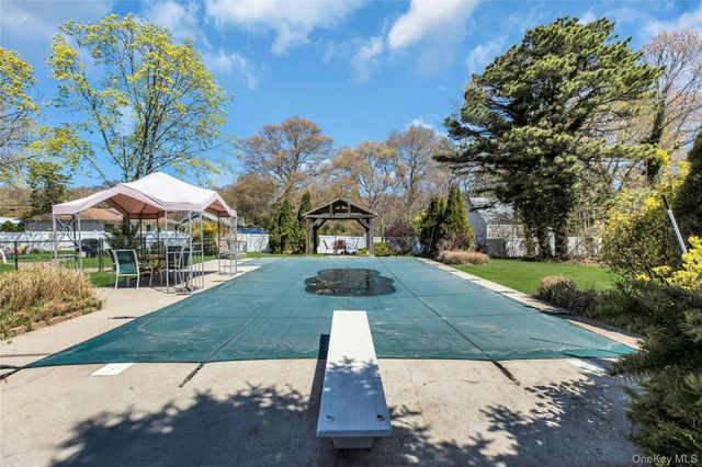 183 Division Avenue, Blue Point, NY 11715