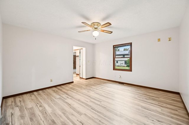 49 Iris Court SW, Etna, OH 43062