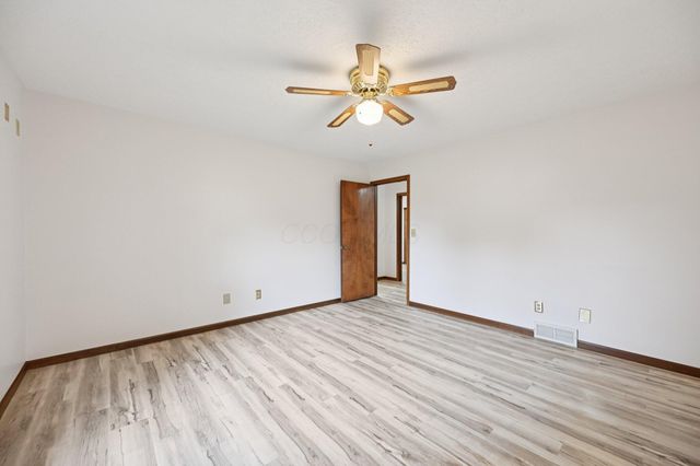 49 Iris Court SW, Etna, OH 43062