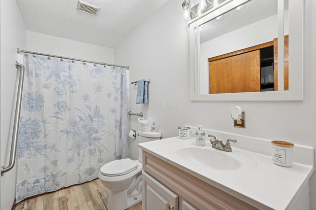 49 Iris Court SW, Etna, OH 43062