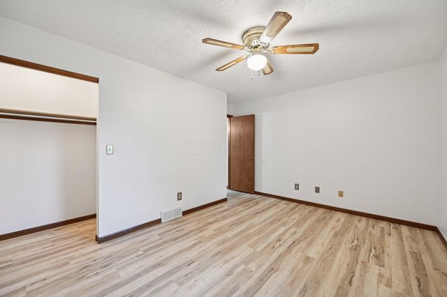 49 Iris Court SW, Etna, OH 43062