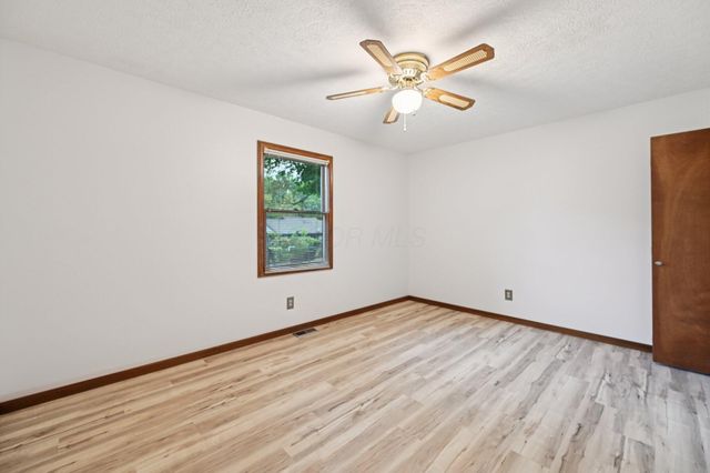 49 Iris Court SW, Etna, OH 43062