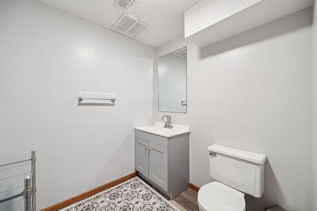 49 Iris Court SW, Etna, OH 43062