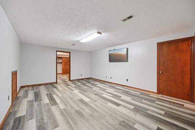 49 Iris Court SW, Etna, OH 43062