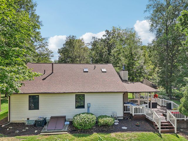 49 Iris Court SW, Etna, OH 43062