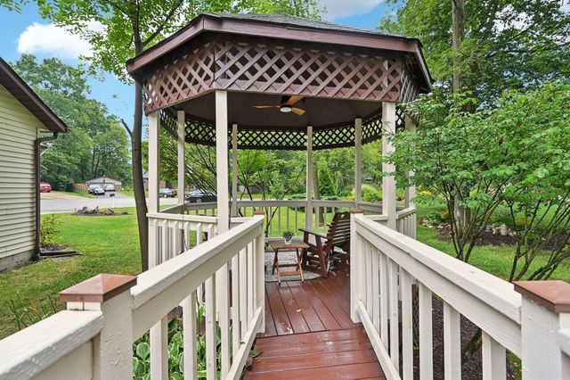 49 Iris Court SW, Etna, OH 43062