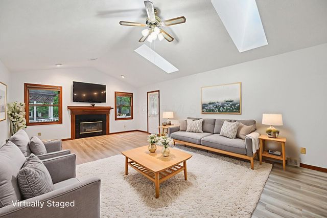 49 Iris Court SW, Etna, OH 43062