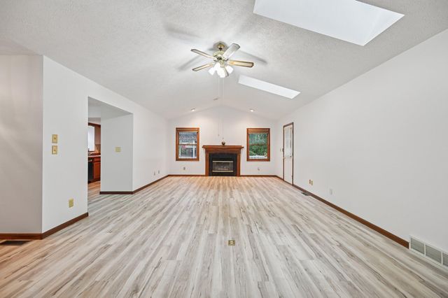 49 Iris Court SW, Etna, OH 43062