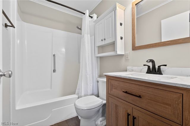 2549 Royal County Down Drive 15B, Uniontown, OH 44685