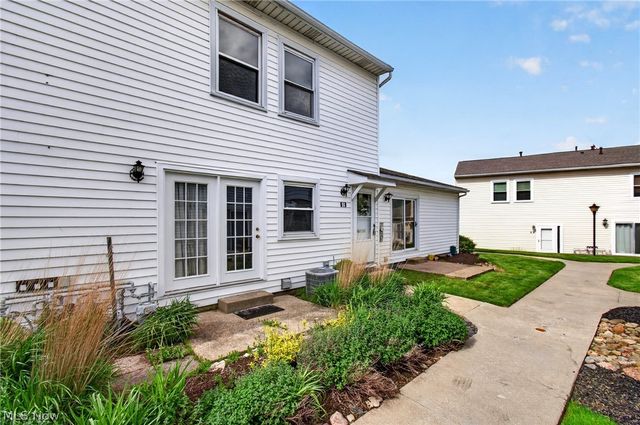 2549 Royal County Down Drive 15B, Uniontown, OH 44685