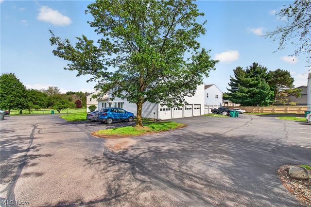 2549 Royal County Down Drive 15B, Uniontown, OH 44685