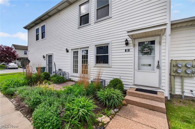 2549 Royal County Down Drive 15B, Uniontown, OH 44685