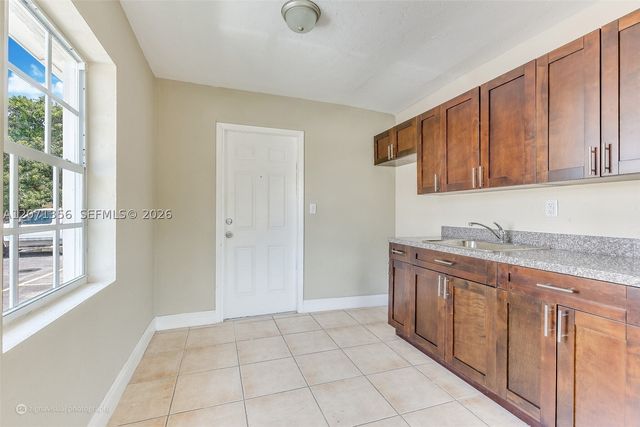 1239 NE 110th St, Miami, FL 33161