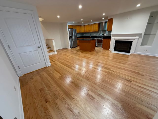 5747 N Sheridan Road E, Chicago, IL 60660