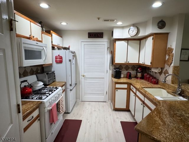 5314 Tudor Dr, Pequannock Twp., NJ 07444