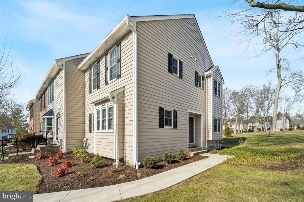 3405 BRIDLEWOOD DR, Glen Mills, PA 19342