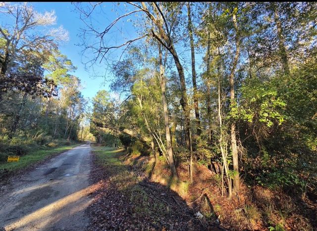 127 County Road 360, Splendora, TX 77372