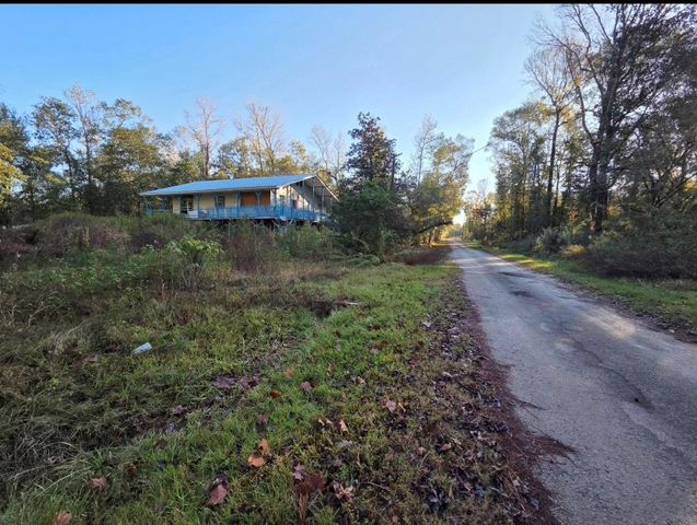 127 County Road 360, Splendora, TX 77372