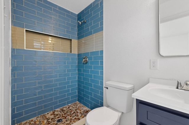 9526 Castlefield Drive, Dallas, TX 75227