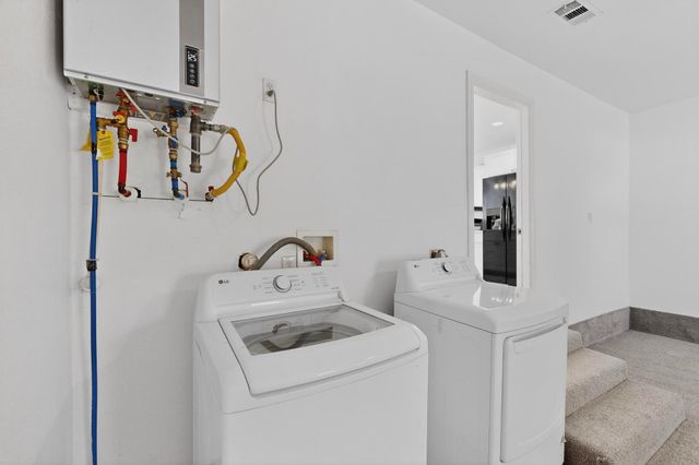 9526 Castlefield Drive, Dallas, TX 75227