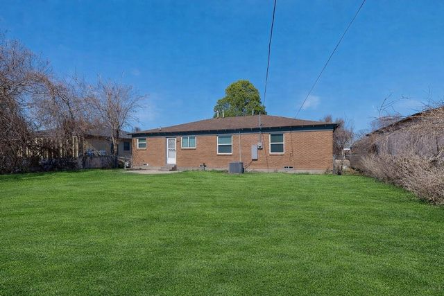 9526 Castlefield Drive, Dallas, TX 75227