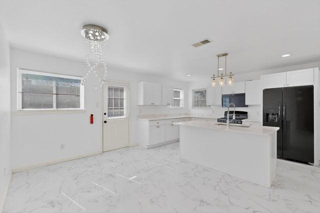 9526 Castlefield Drive, Dallas, TX 75227