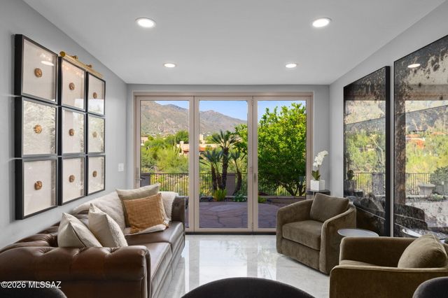 6194 N Placita Pajaro, Tucson, AZ 85718