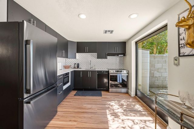 385 W Pierson Street E5, Phoenix, AZ 85013