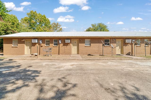 700 S Donoho Street 700, 702, 704, 706, 708, Clarksville, TX 75426