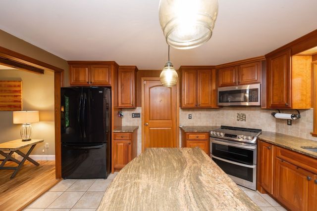 4 Oscars Drive, Spencer, MA 01562