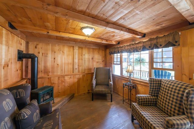 4 Oscars Drive, Spencer, MA 01562