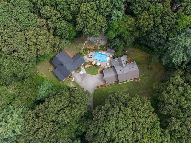 4 Oscars Drive, Spencer, MA 01562