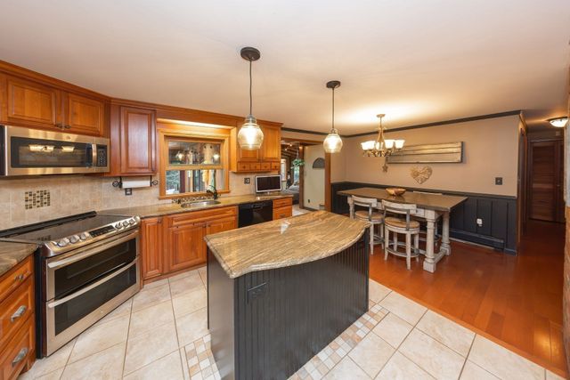 4 Oscars Drive, Spencer, MA 01562