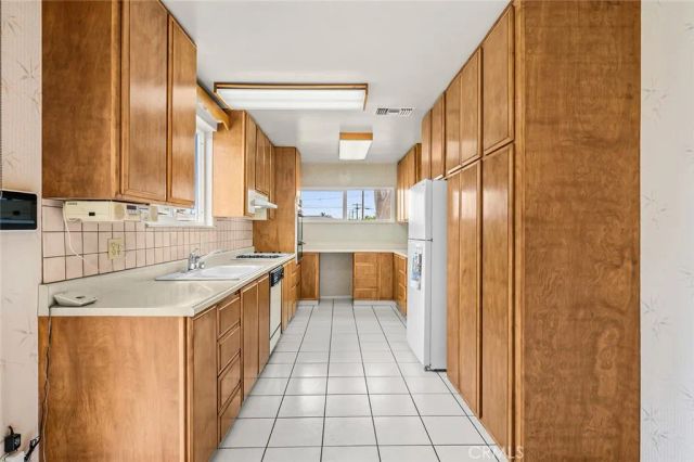 124 N Pine, Rialto, CA 92376