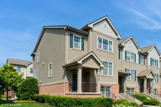 212 Wildflower Street, Des Plaines, IL 60016