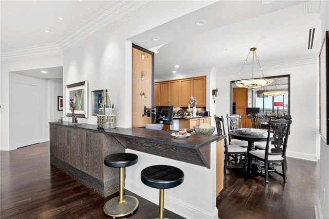 700 Park Regency Place NE 2403, Atlanta, GA 30326