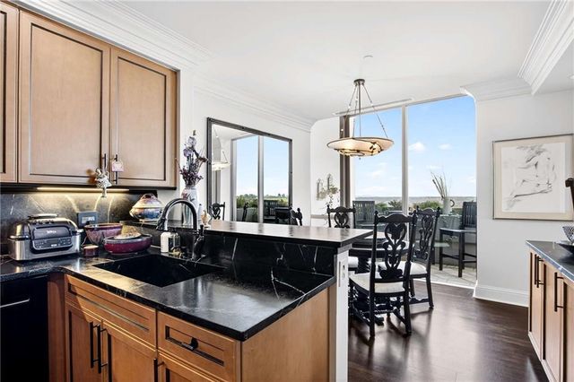 700 Park Regency Place NE 2403, Atlanta, GA 30326