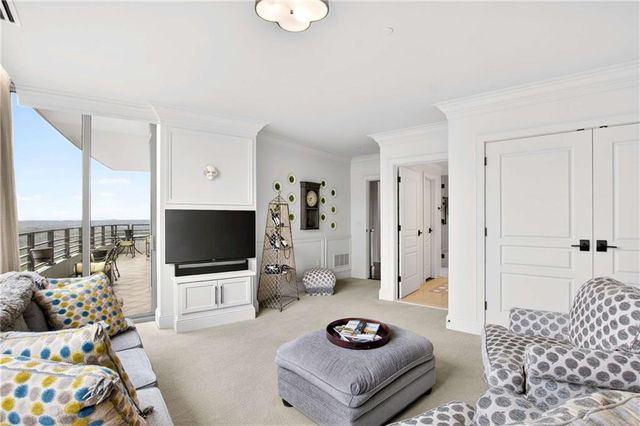 700 Park Regency Place NE 2403, Atlanta, GA 30326