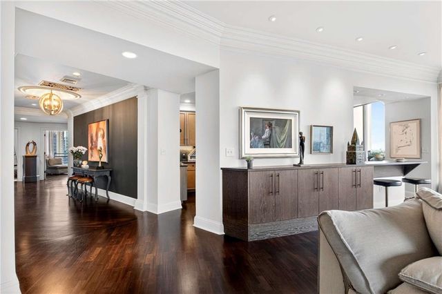 700 Park Regency Place NE 2403, Atlanta, GA 30326