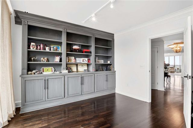 700 Park Regency Place NE 2403, Atlanta, GA 30326