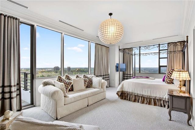 700 Park Regency Place NE 2403, Atlanta, GA 30326