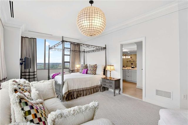 700 Park Regency Place NE 2403, Atlanta, GA 30326