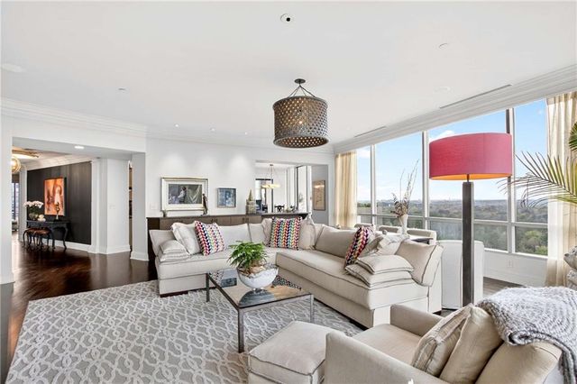 700 Park Regency Place NE 2403, Atlanta, GA 30326